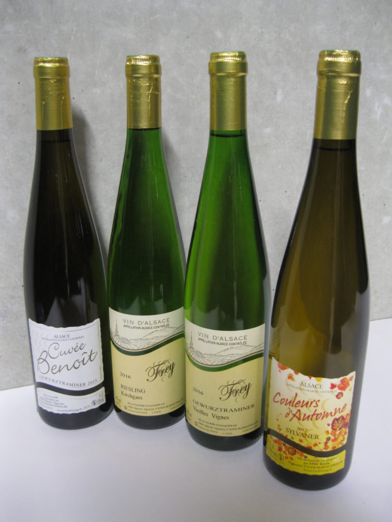 4 bouteilles exposées